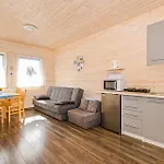 2 Bedroom Beach Front Home In Jaroslawiec Vakantiehuis